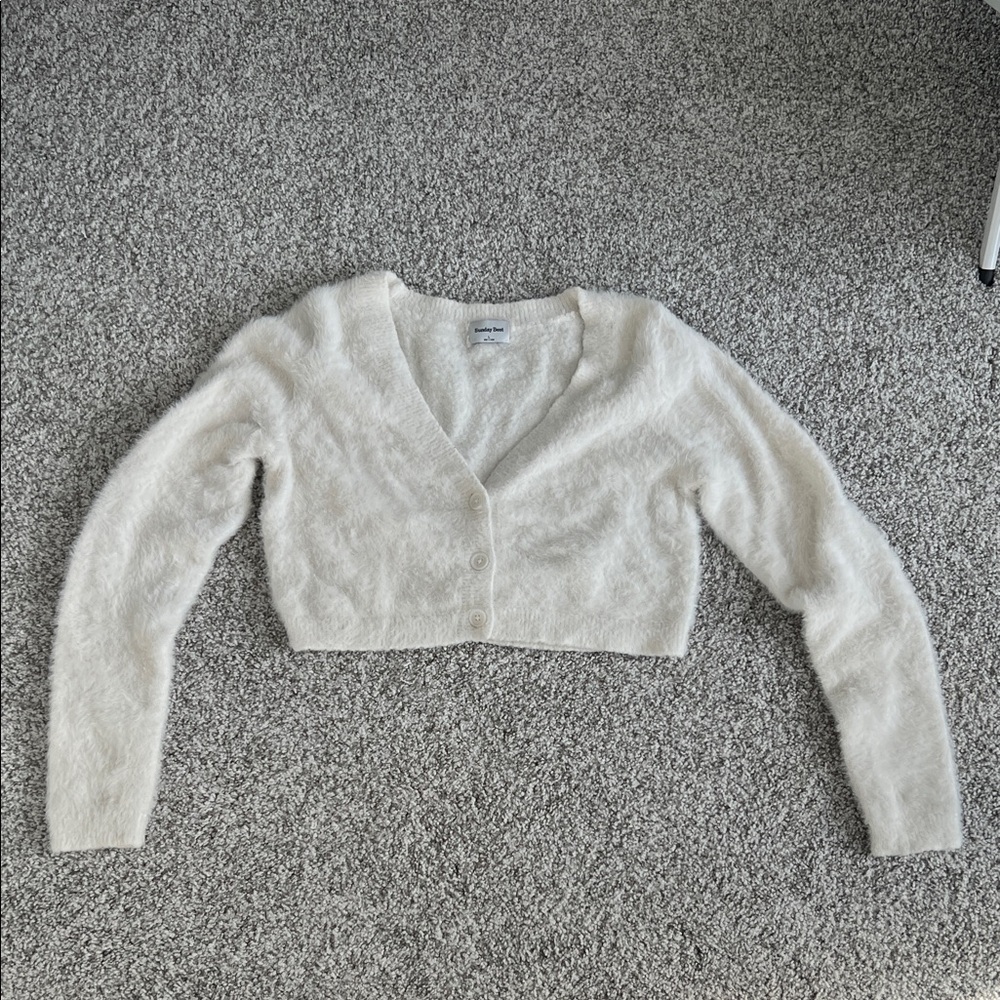 Aritzia White Sweater Cropped Cardigan